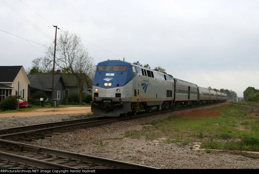 AMTK 4 leads the northbound Palmetto